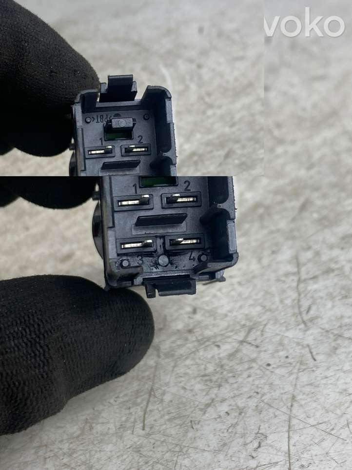 Seat Leon (1P) (2005 - 2012)  5P0953235B Включатель аварийных фонарей