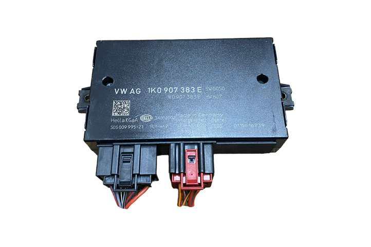 Volkswagen Touran I (2003 - 2010)  1K0907383E Блок управления крюка для прицепа