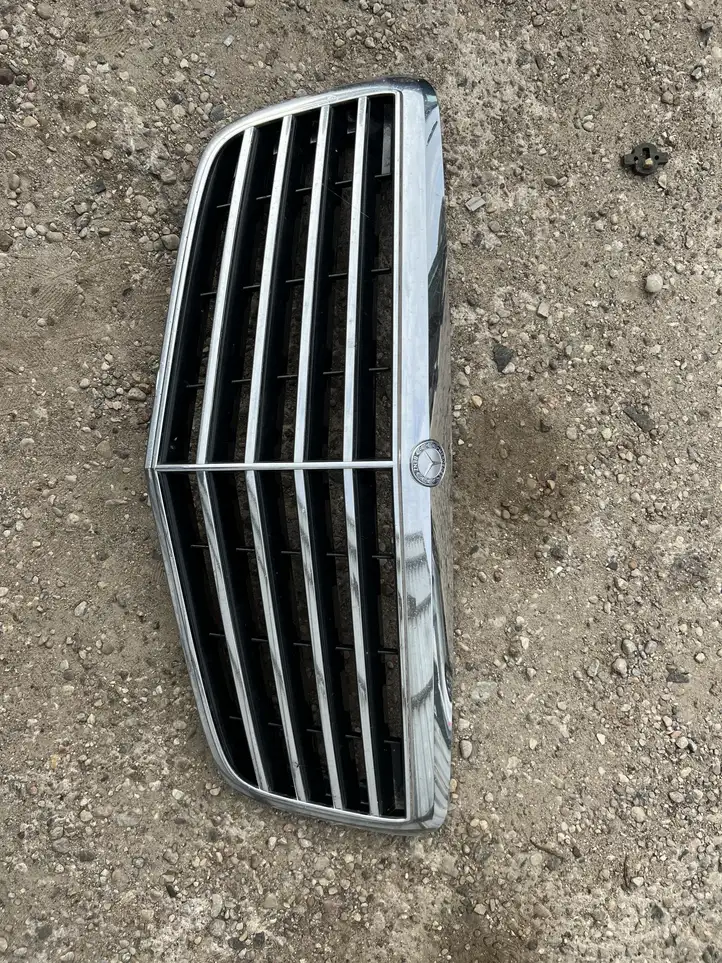 Mercedes-Benz E W211 (2002 - 2009) Передняя решетка — фото 1