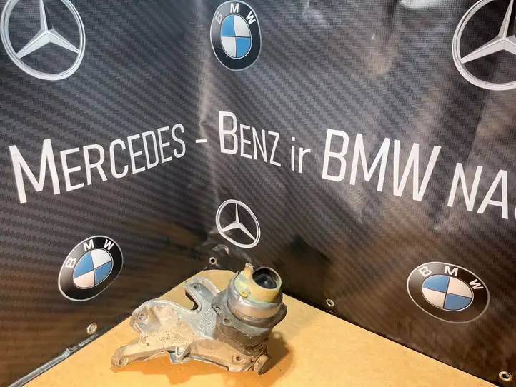 BMW X5 F15 (2013 - 2017) 6864614 Кронштейн двигателя — фото 1