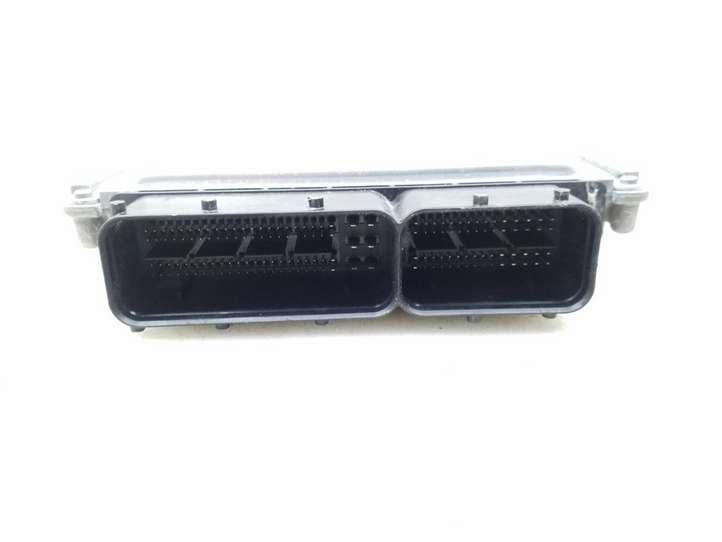 Seat Leon (5F) (2012 - 2019)  04L907445E Блок управления двигателя