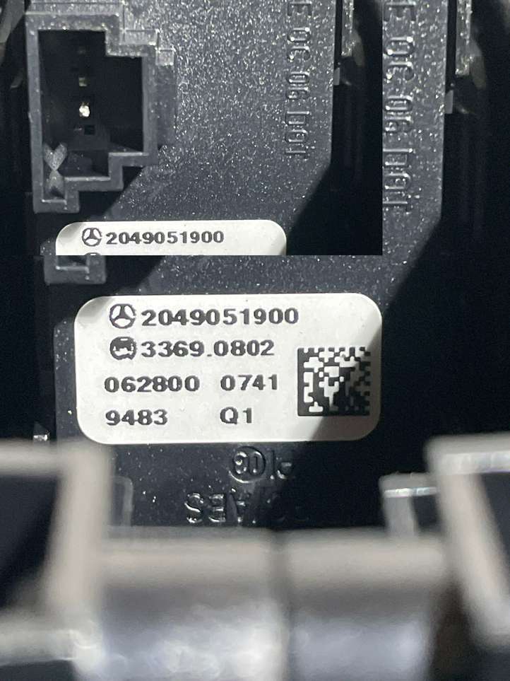 Mercedes-Benz C W204 (2007 - 2014)  A2048305754 Центральный дефлектор