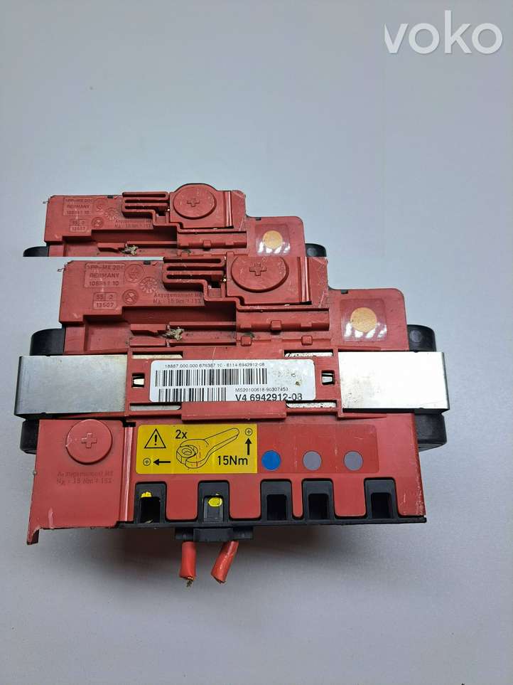 BMW 3 E90 E91 (2005 - 2012)  6942912 Узел подключения плюсовых проводов