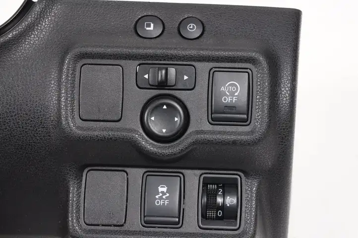 Nissan Note (E12) (2014 - 2018) 689TD3VU1A Блок кнопок на панели — фото 3