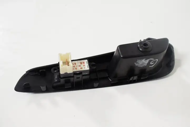 Nissan Note (E12) (2014 - 2018) 829603VW0A Кнопка стеклоподъемников — фото 3