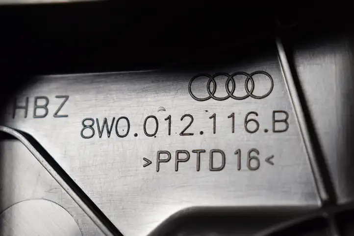 Audi A5 (2016 - ) 8W0012116B Прочие детали салона — фото 5