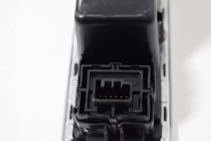 Jaguar XE (2014 - 2019) GX6322634A Кнопка фаркопа в багажнике — фото 4