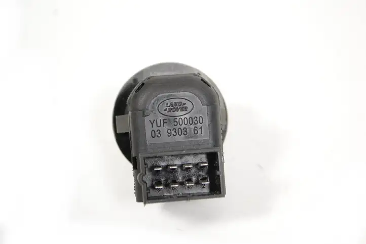 Land Rover Range Rover Sport L320 (2005 - 2009) YUF500030 Кнопка фаркопа в багажнике — фото 5