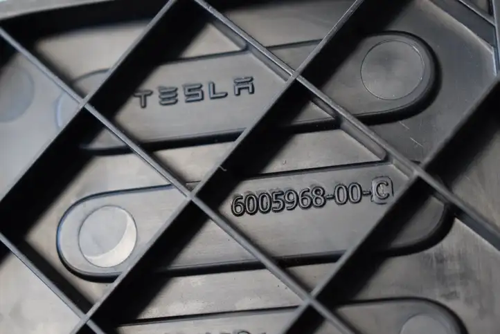 Tesla Model S (2012 - 2016) 600596800 Прочие детали салона — фото 5