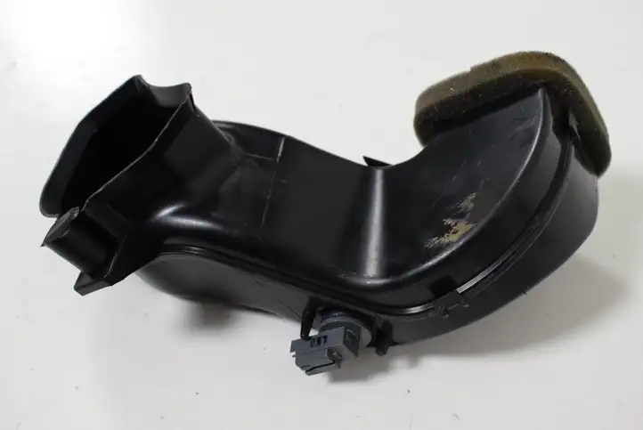 Tesla Model S (2012 - 2016) 102869500B Воздушная решетка панели — фото 3