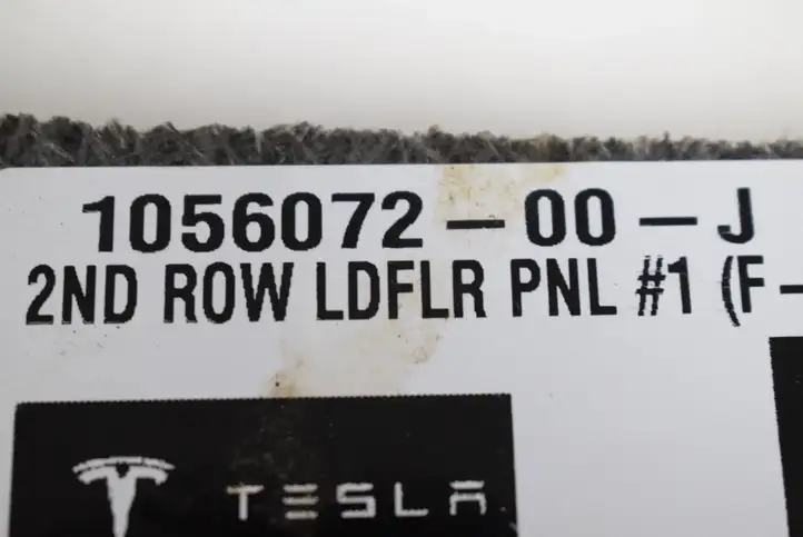 Tesla Model X (2015 - 2021) 105607200 Прочие детали салона — фото 5