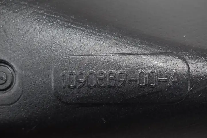 Tesla Model X (2015 - 2021) 109088900 Воздушная решетка панели — фото 2