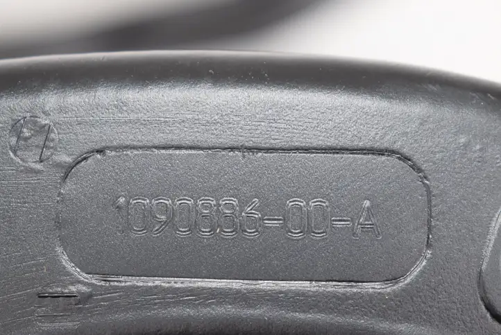 Tesla Model X (2015 - 2021) 109088900 Воздушная решетка панели — фото 3