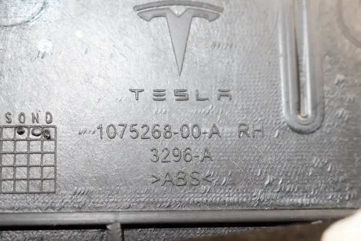 Tesla Model X (2015 - 2021) 107526600 Прочие детали салона — фото 5