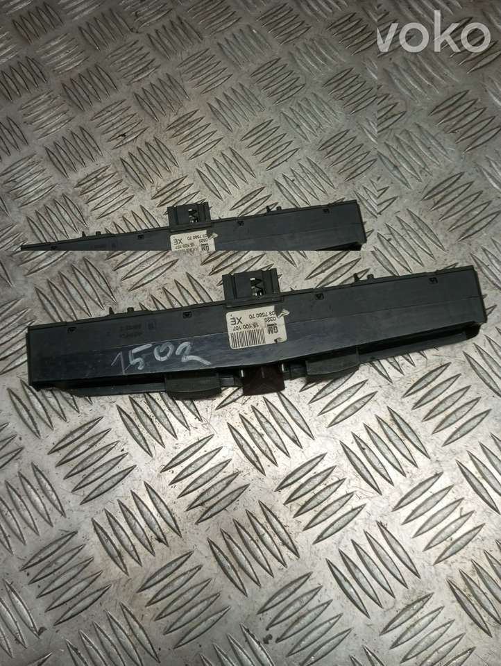 Opel Astra (2004 - 2009)  03758070XE Включатель аварийных фонарей