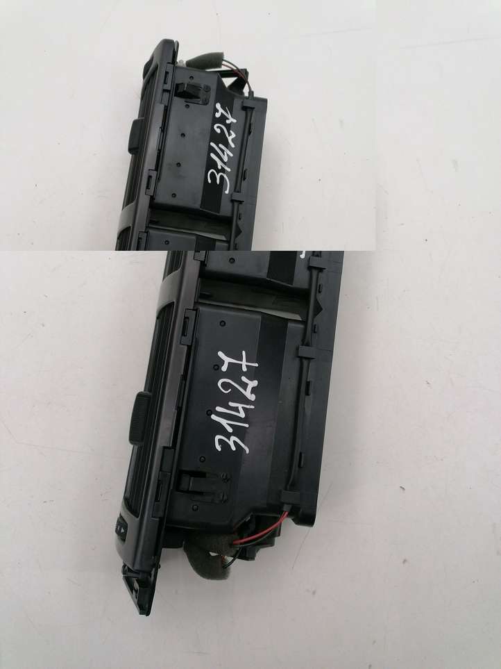 Audi A6 (2001 - 2004)  4B1820951 Центральный дефлектор