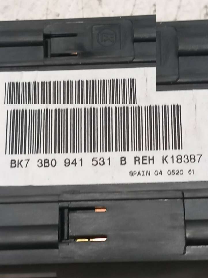 Skoda Fabia Mk2 (5J) (2007 - 2014)  3B0941531B Включатель фонарей