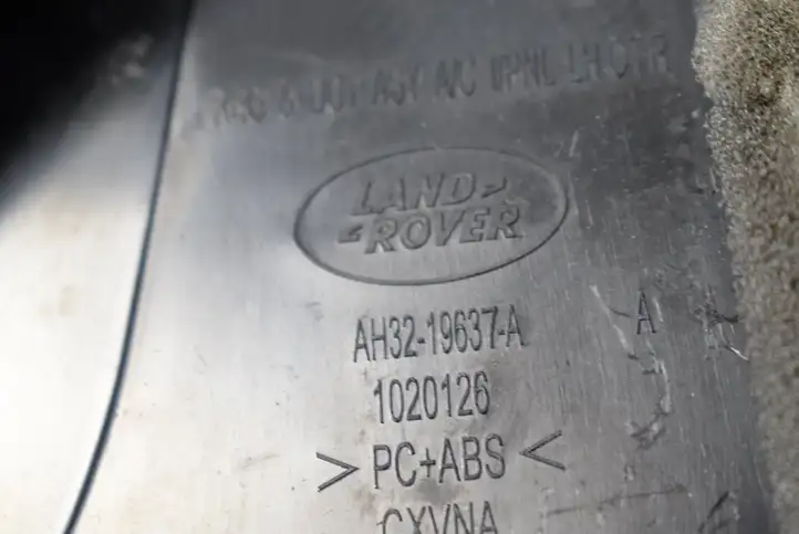 Land Rover Range Rover Sport L494 (2009 - 2013) AH3219637A Воздушная решетка панели — фото 2