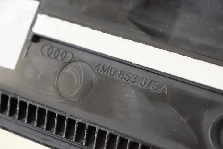 Audi Q7 4M (2015 - ) 4M0853373A Внутренняя обшивка порога (комплект) — фото 5