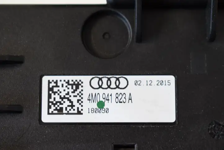 Audi Q7 4M (2015 - ) 4M0941823A Клеммный узел плюсовых проводов — фото 5