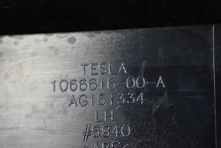 Tesla Model X (2015 - 2021) 106662300 Прочие детали салона — фото 5
