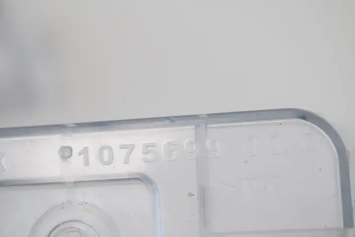 Tesla Model X (2015 - 2021) 107569900 Другая часть кузова — фото 4