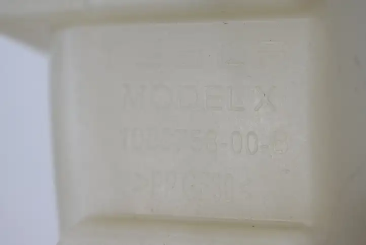 Tesla Model X (2015 - 2021) 108975800 Прочие детали салона — фото 5