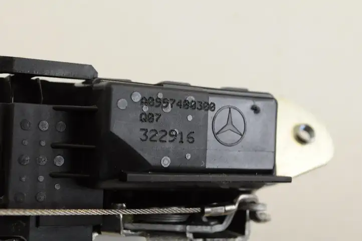Mercedes-Benz GLC X253/C253 (2015 - ) A0997400300 Замок крышки багажника — фото 6