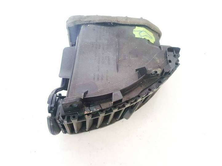Nissan Note (E11) (2006 - 2014)  687509u00b Центральный дефлектор