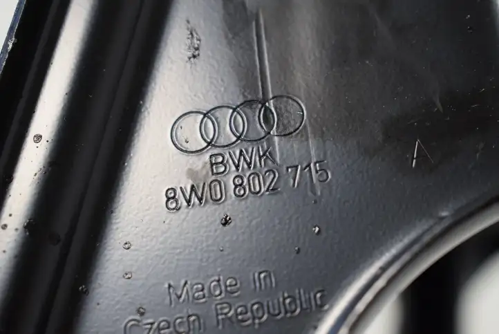 Audi A4 S4 B9 (2015 - 2019) 8W0802715A Другая часть кузова — фото 5