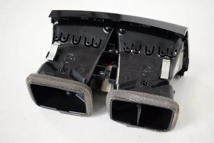 BMW 3 F30 F35 F31 (2012 - 2018) 9312288 Воздушная решетка панели — фото 1