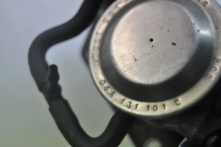 Audi A6 S6 C6 4F (2004 - 2008) 06A131101C Клапан EGR — фото 4