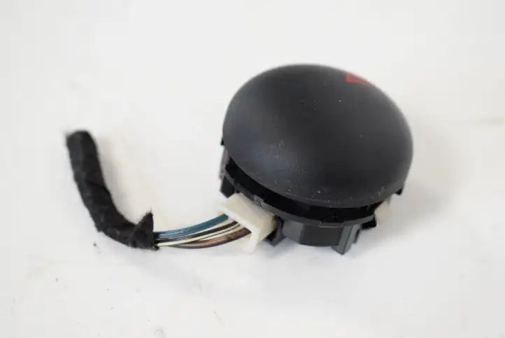 Mini Cooper Countryman R60 (2010 - 2016) 3422211 Кнопка фаркопа в багажнике — фото 2