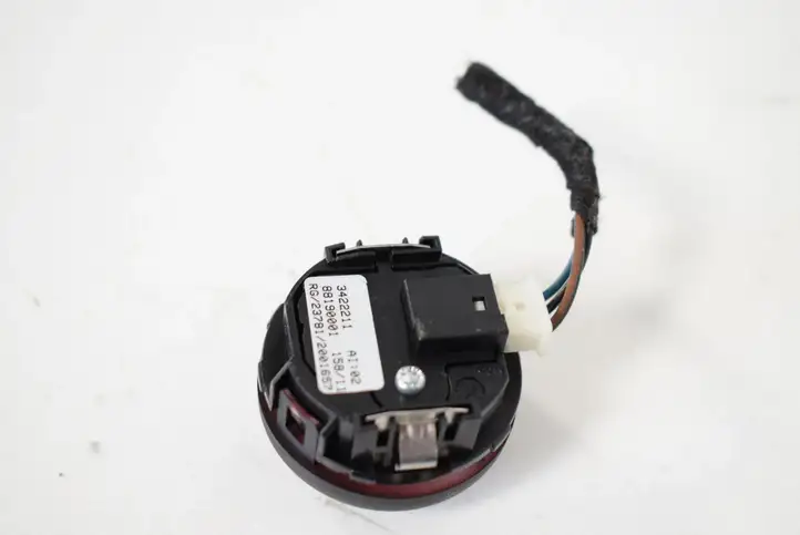 Mini Cooper Countryman R60 (2010 - 2016) 3422211 Кнопка фаркопа в багажнике — фото 3