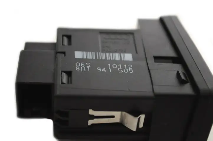 Audi Q5 SQ5 (2008 - 2012) 8R1941509 Кнопка фаркопа в багажнике — фото 6