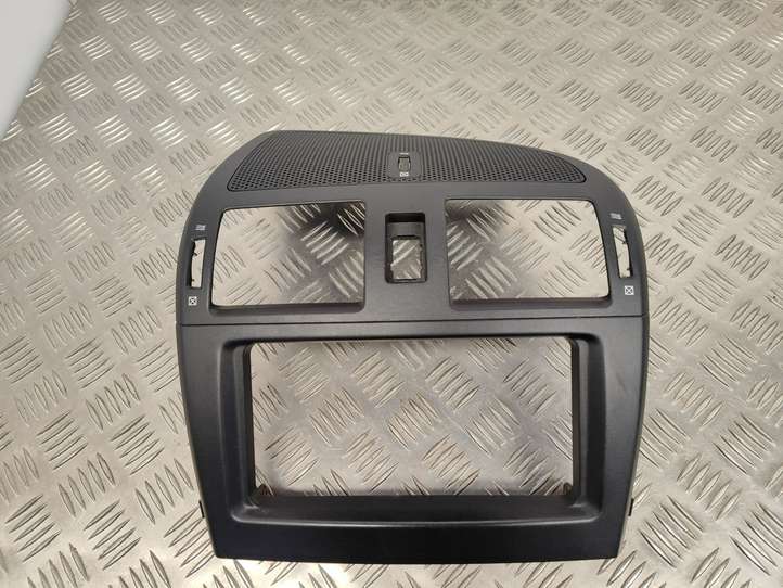 Toyota Avensis T270 (2009 - 2012)  5567005090 Центральный дефлектор