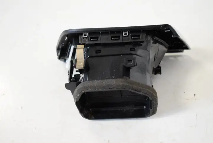 BMW 3 F30 F35 F31 (2012 - 2018) 9346226 Воздушная решетка панели — фото 2