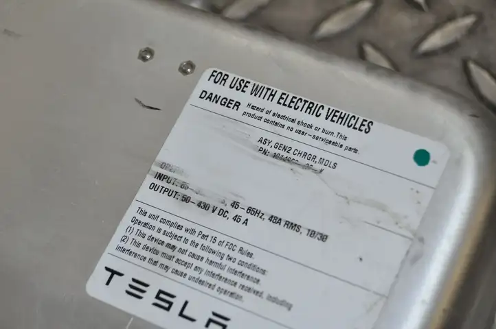 Tesla Model S (2016 - 2021) 101496300K Инвертор напряжения — фото 3
