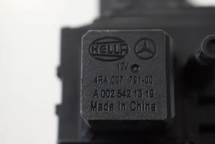 Mercedes-Benz E A207 (2010 - 2017) Блок предохранителей (комплект) — фото 5