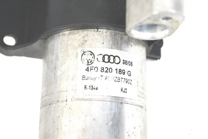 Audi A6 S6 C6 4F (2008 - 2011) 4F0820189G Прочие детали моторного отсека — фото 5