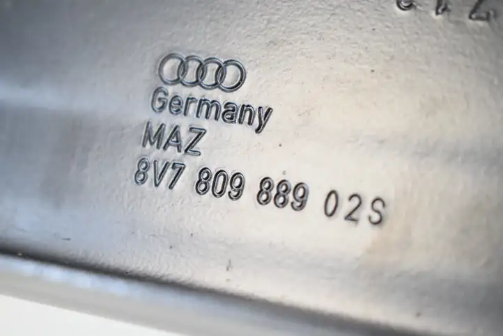 Audi A3/S3 8V (2012 - 2016) 8V7809889 Другая часть кузова — фото 5