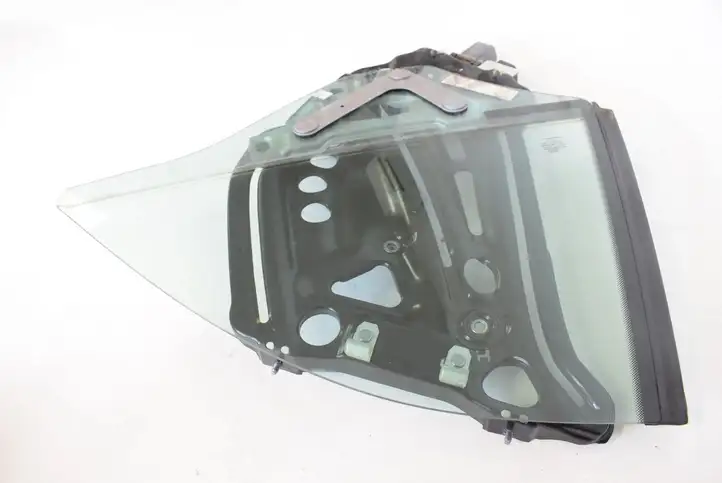 Audi A3/S3 8V (2012 - 2016) 8V7839397 Заднее боковое стекло — фото 2