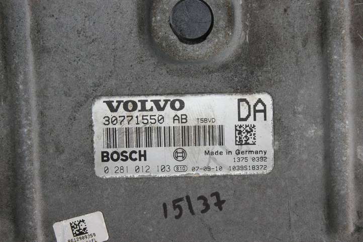 Volvo V70 (2004 - 2007)  30771550AB Блок управления двигателя