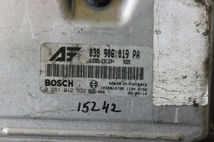 Volkswagen Sharan (2003 - 2010)  038906019PA Блок управления двигателя