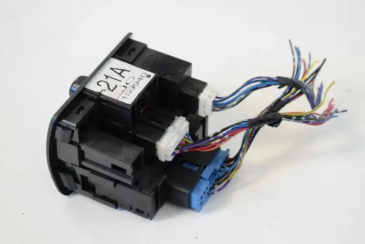 Subaru Legacy (2003 - 2009) 21AJC159940 Кнопка фаркопа в багажнике — фото 1