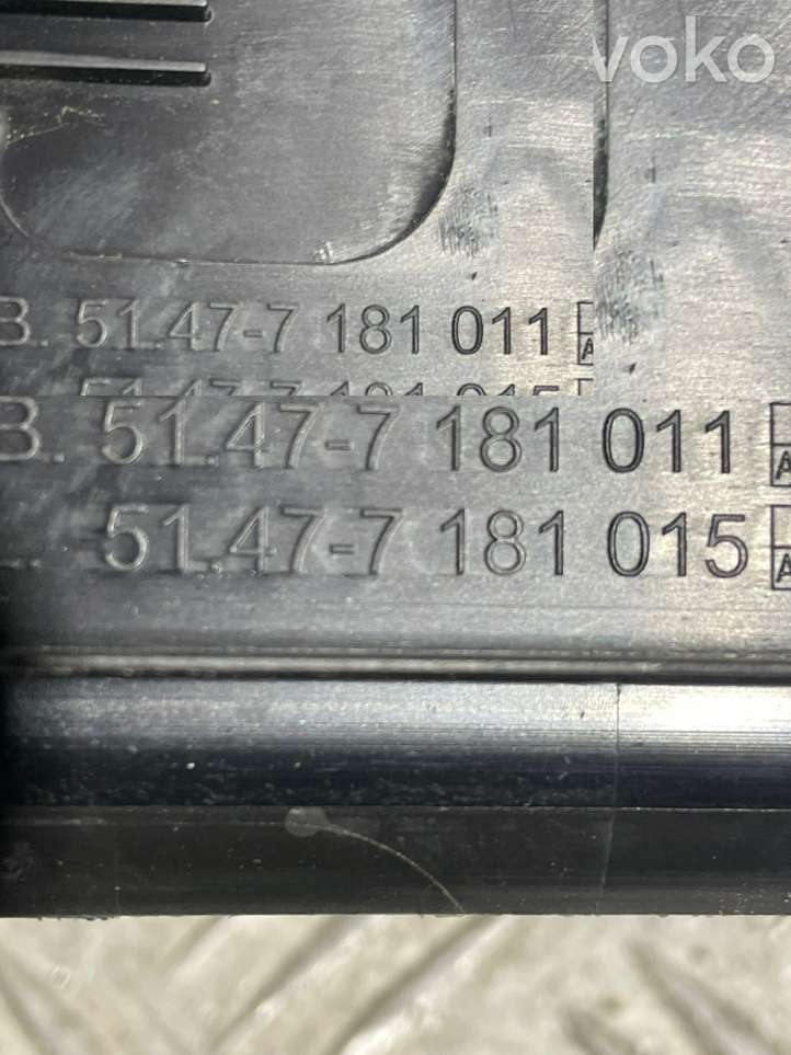 BMW 7 F01 F02 F03 F04 (2008 - 2016)  7181015 Отделка переднего порога (внутренняя)