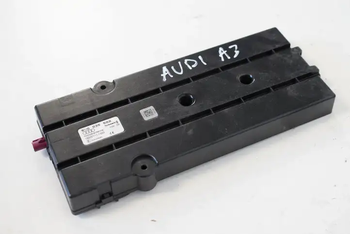 Audi A3/S3 8V (2012 - 2016) 8V0035502 Усилитель антенны — фото 2