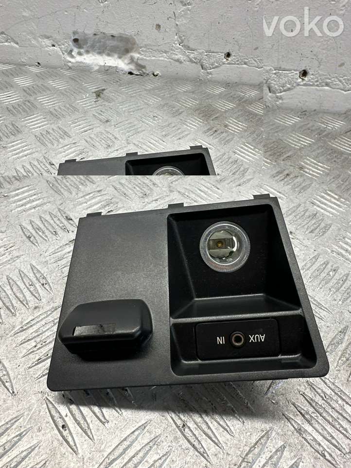 BMW X5 E70 (2006 - 2013)  6986791 Разъем USB