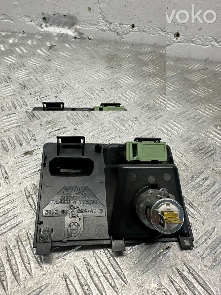 BMW X5 E70 (2006 - 2013)  6986791 Разъем USB