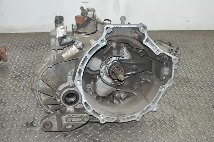 Mazda 5 (2005 - 2010) F7L Механическая коробка передач, 6 передач — фото 1
